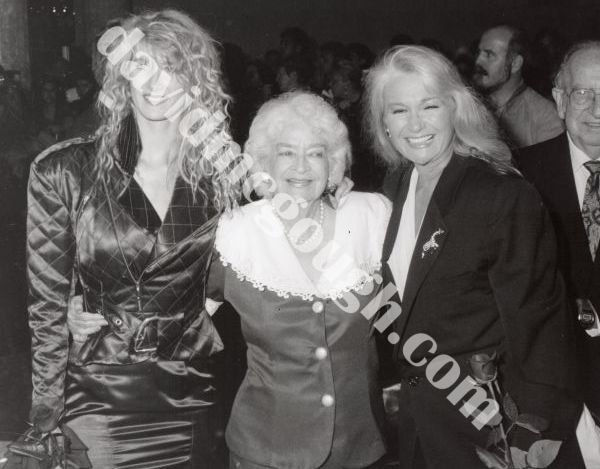 Laura Dern with grandmother, and mother, Diane Ladd 1990, LA.jpg